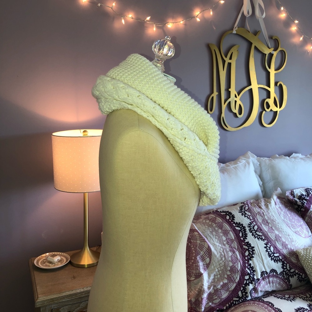 Infinity Scarf - Picture 2 of 6